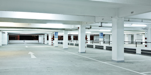 Comprar / Vender Apartamentos y Lofts en Hospitalet de Llobregat · con Garaje / Parking