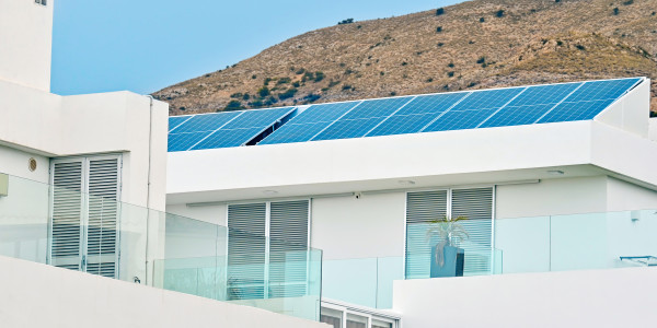 Comprar / Vender Pisos y Plantas Bajas en Hospitalet de Llobregat · con Placas Solares