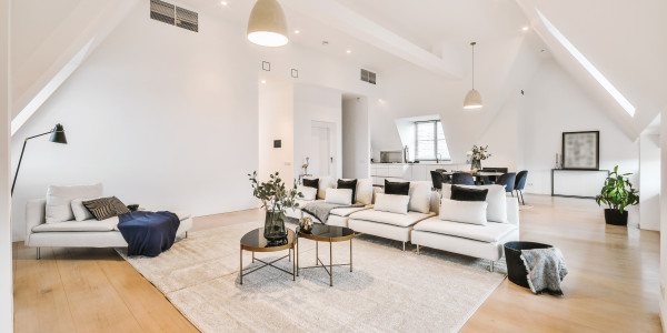 Compraventa de Inmuebles en Hospitalet de Llobregat · Tríplex