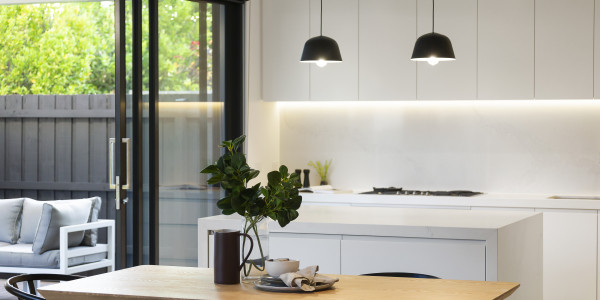 Inversores, Intermediarios, Agentes y Brokers Inmobiliarios en Hospitalet de Llobregat · Plantas Baja