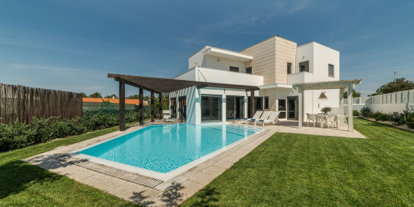 Inversores, Intermediarios, Agentes y Brokers Inmobiliarios en Hospitalet de Llobregat · Villas