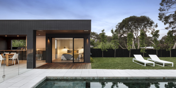 Inversores, Intermediarios, Agentes y Brokers Inmobiliarios en Hospitalet de Llobregat · Casas Diseño Minivalista